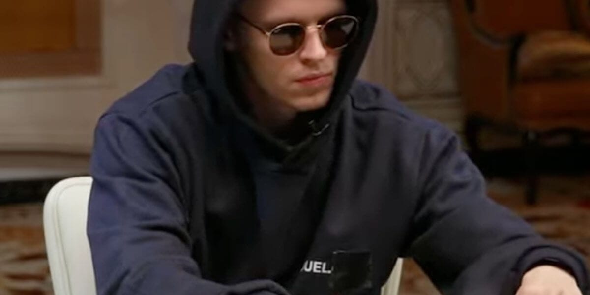 Ossi „Monarch“ Ketola við pókerborðið á Triton Super High Roller Series í Jeju 2025